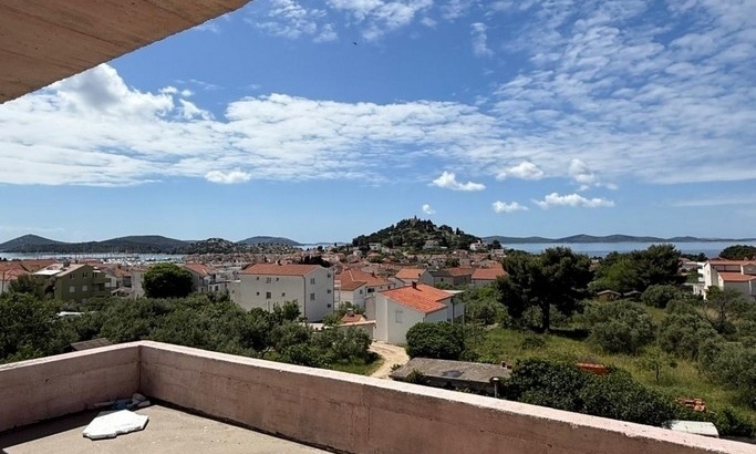 2 - venta casa vista al mar tribunj šibenik-knin croacia
