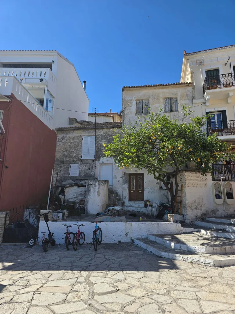 1 - verkoop pand aan het water párga epirus griekenland