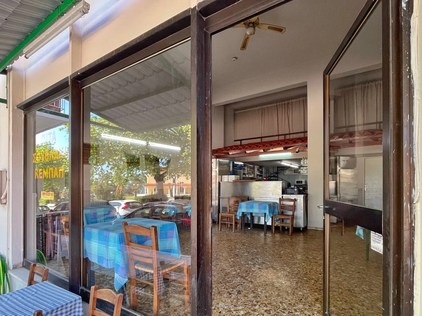 2 - venta comercio frente al mar petalídhion peloponeso grecia