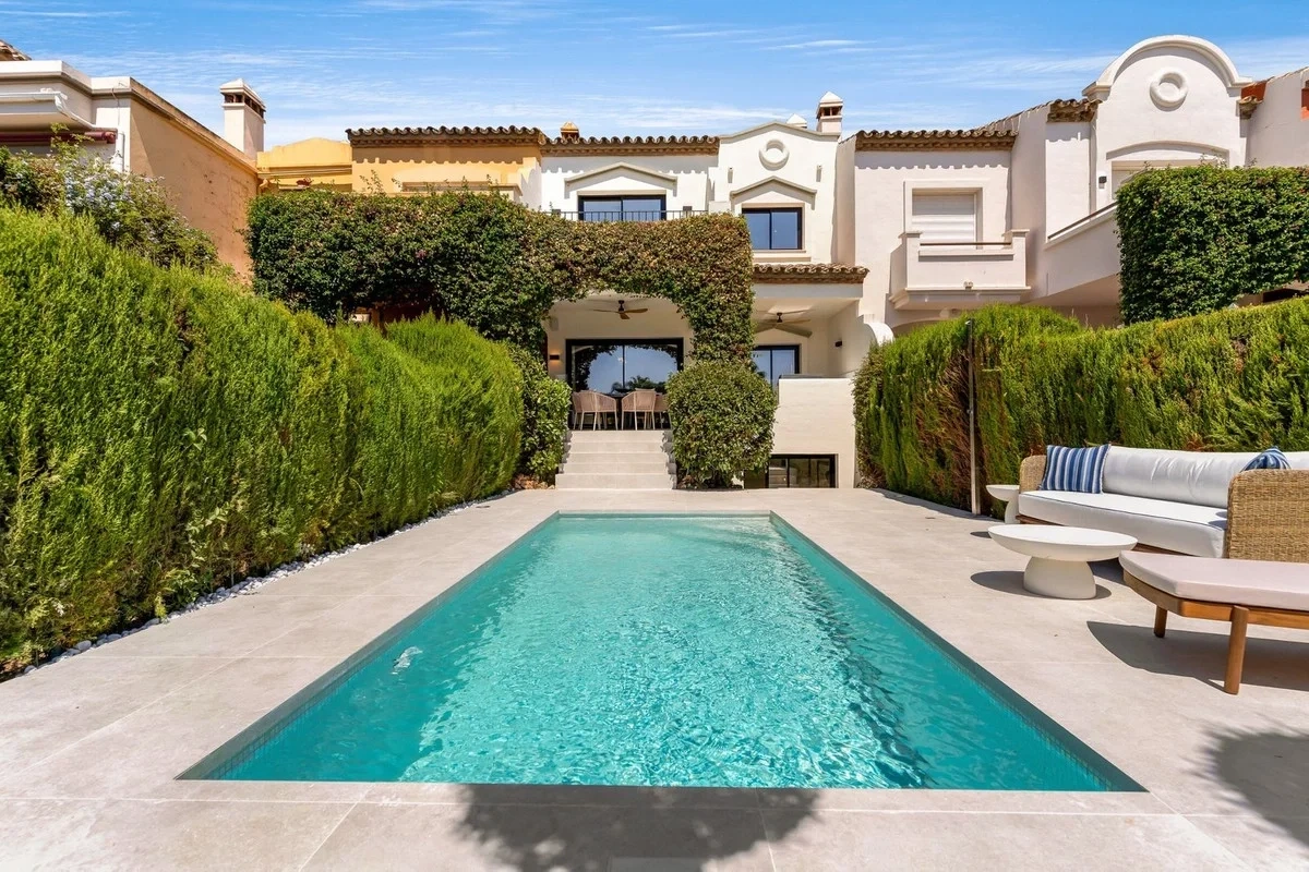 1 - venta casa a pie de playa nueva andalucia andalucía españa