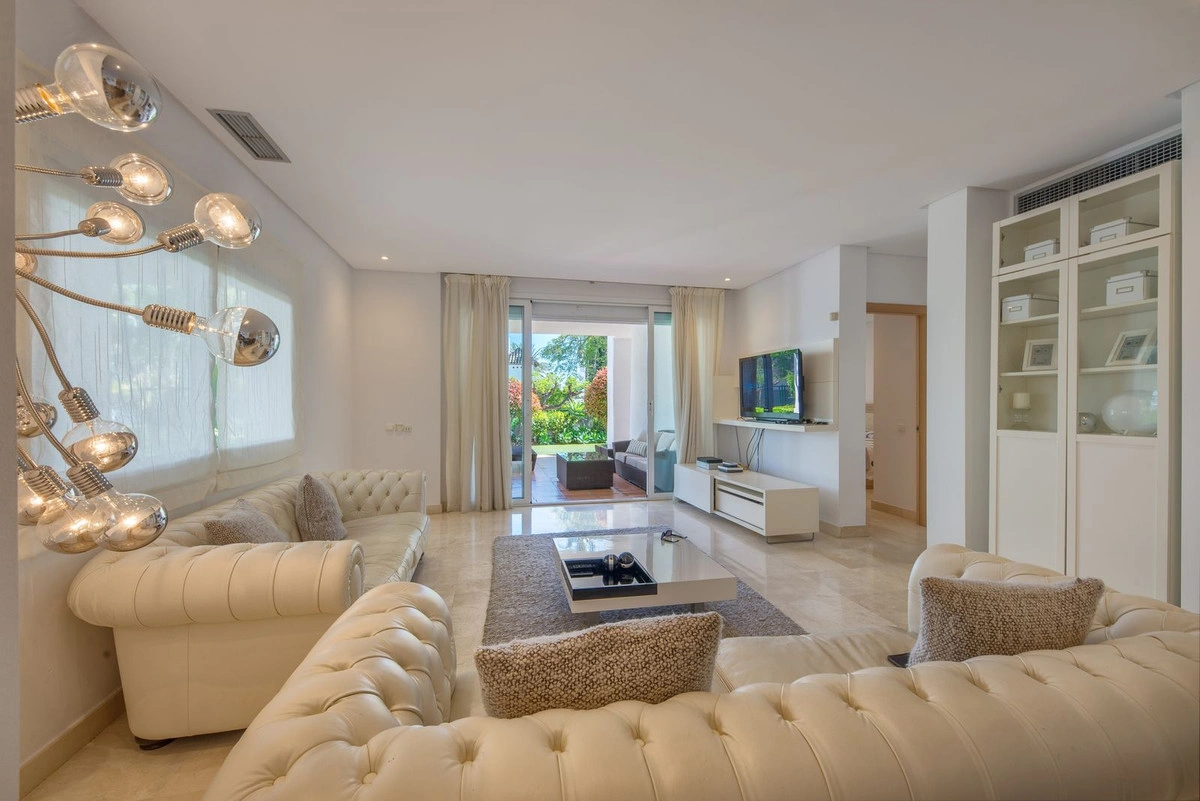 2 - verkauf wohnung strandpromenade estepona - costa del sol andalusien spanien