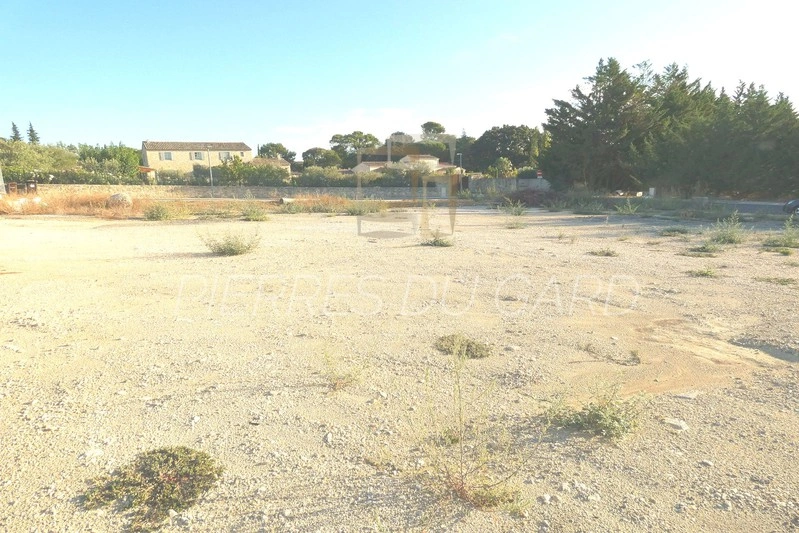 2 - venta terreno uzès gard francia