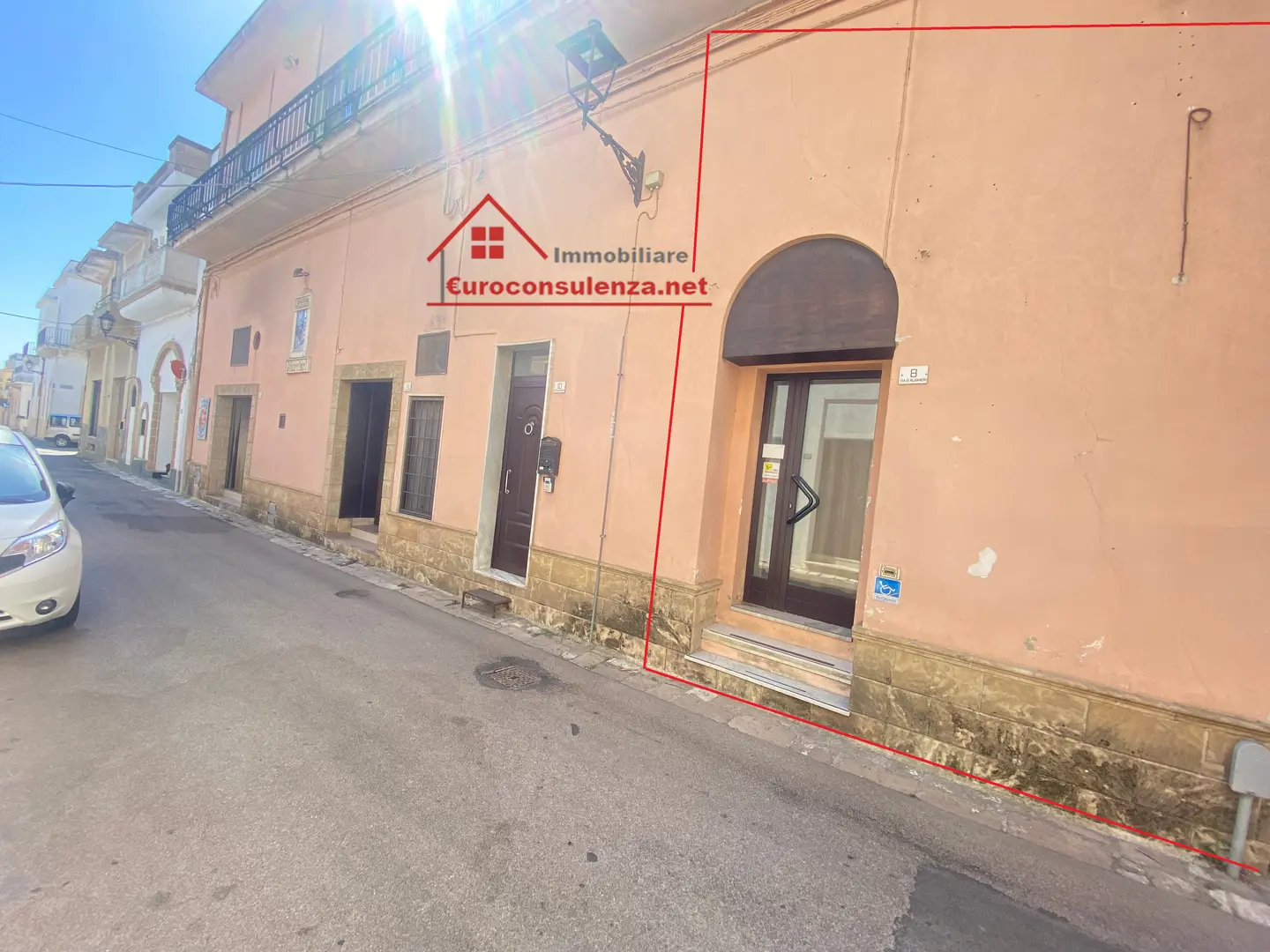 1 - venda espaço comercial melissano apulia itália