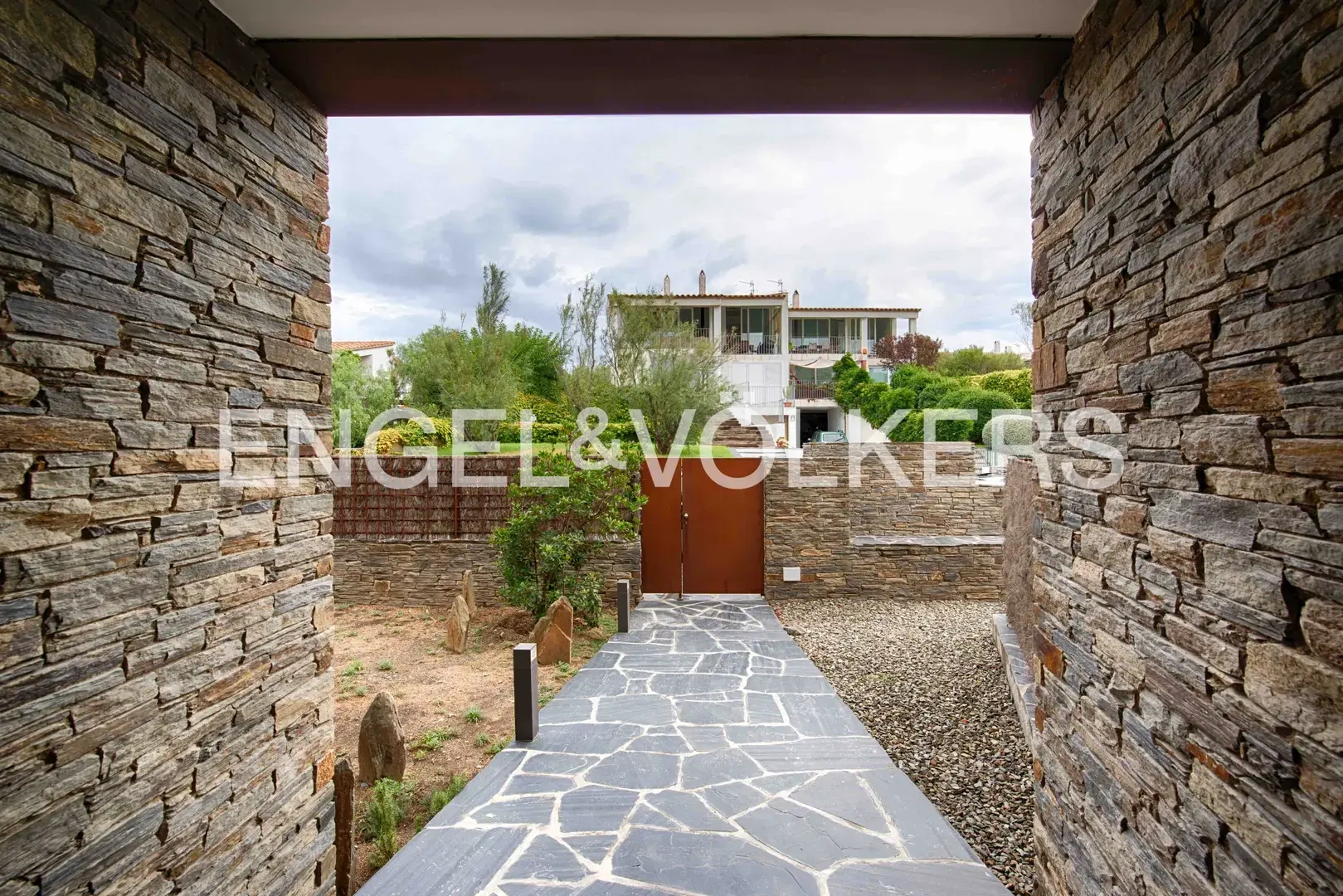 2 - house for sale in cadaques catalonia spain