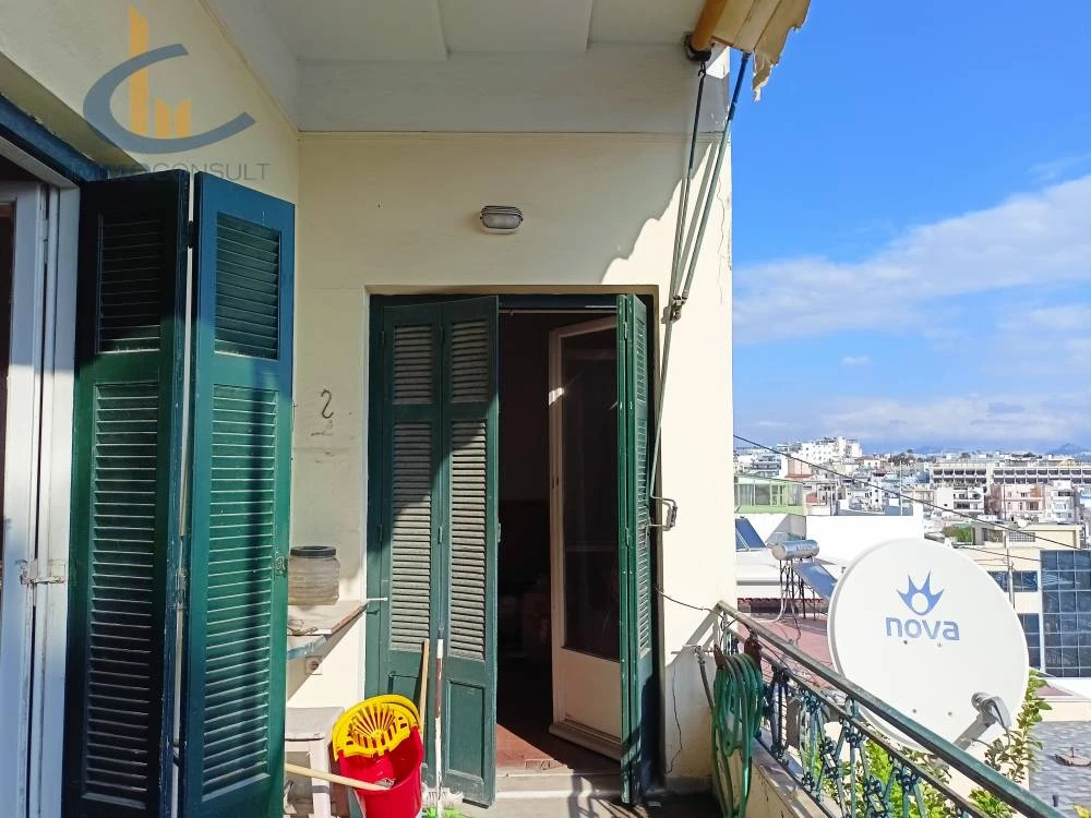 2 - vente appartement pieds dans l'eau piraeus attique grèce