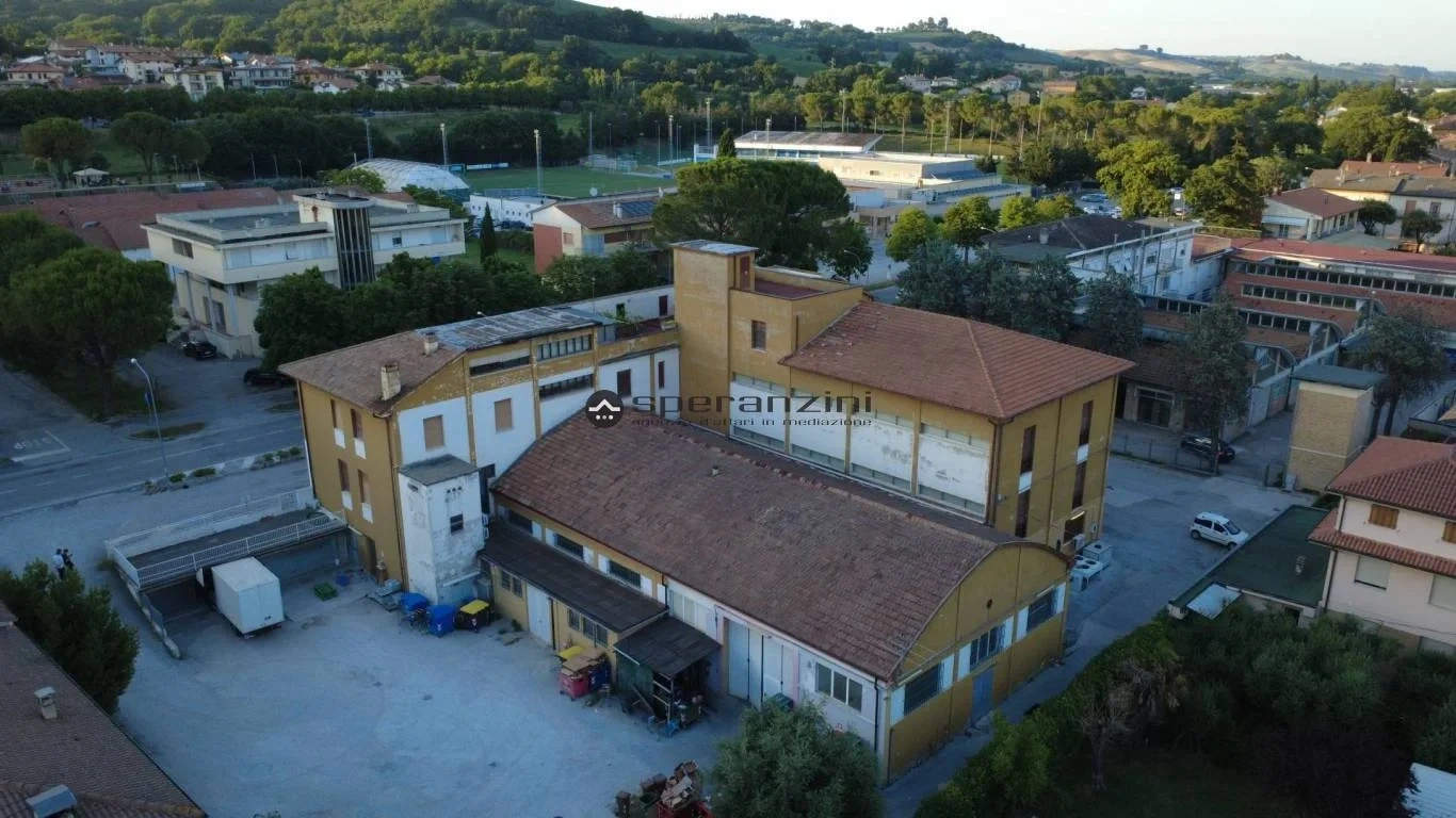 2 - venta comercio fossombrone marcas italia