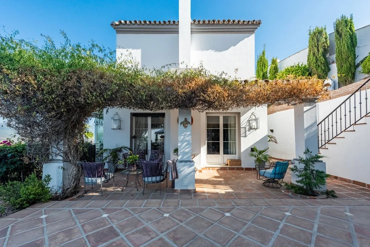 2 - house for sale in istan andalusia spain