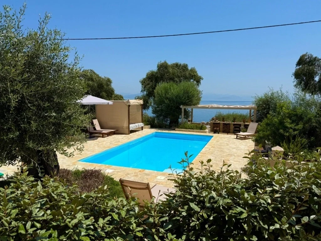 2 - vente maison vue mer achílleion îles ioniennes grèce