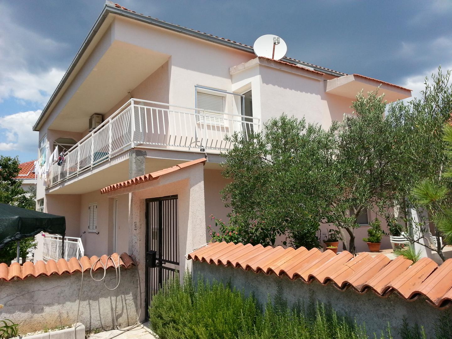 Maison plage à pied avec terrasse