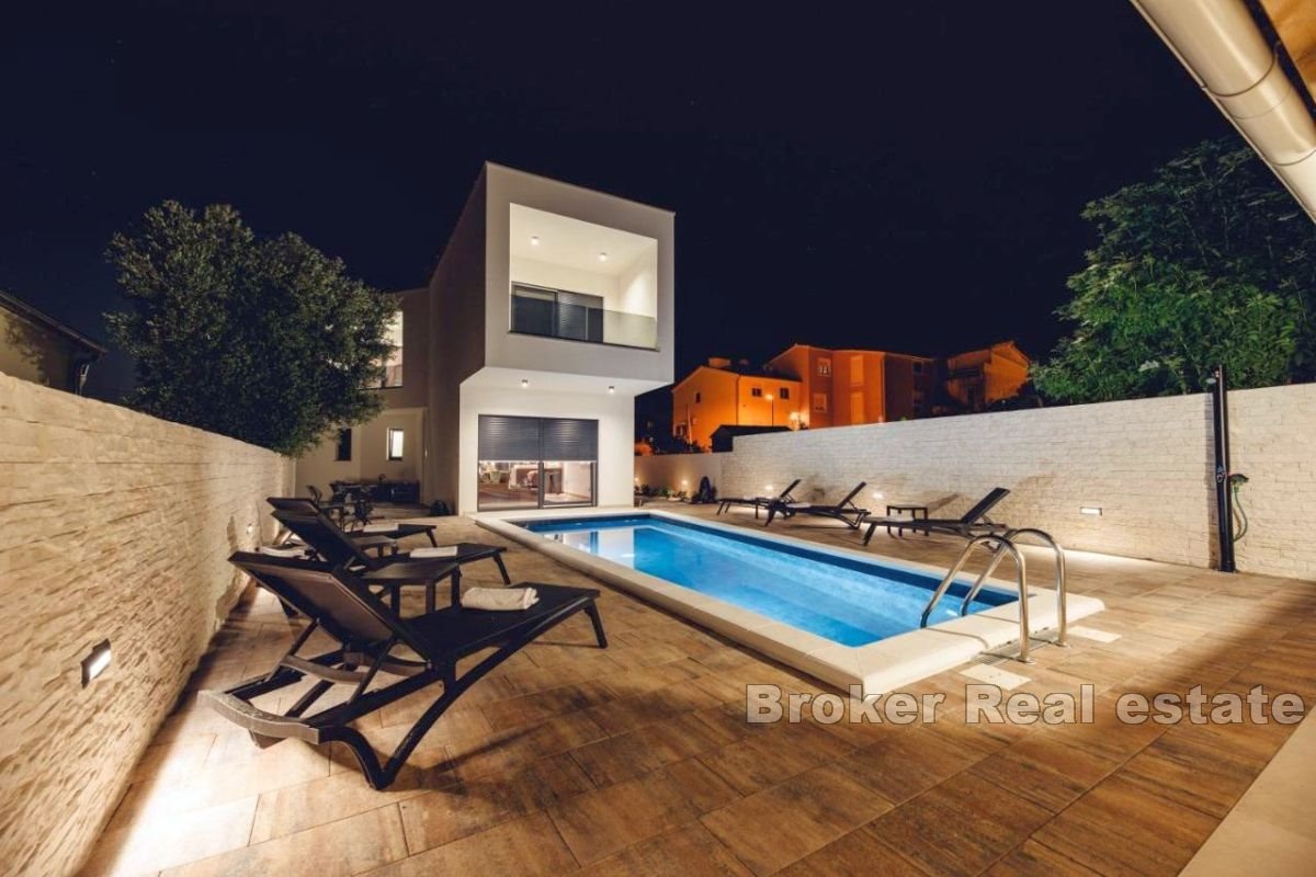 1 - venta casa a pie de playa vodice šibenik-knin croacia