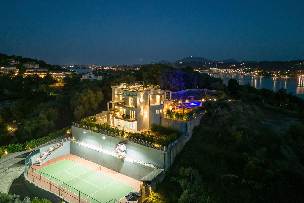 Maison vue mer avec piscine