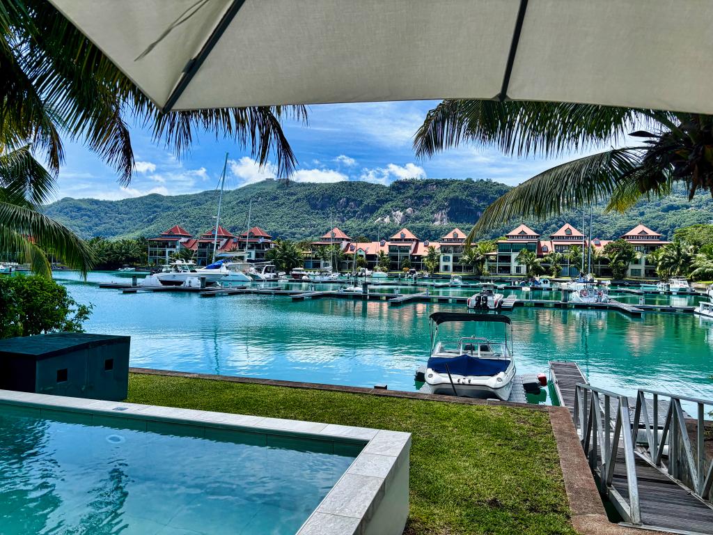 1 - waterfront house for sale in eden island mahé seychelles