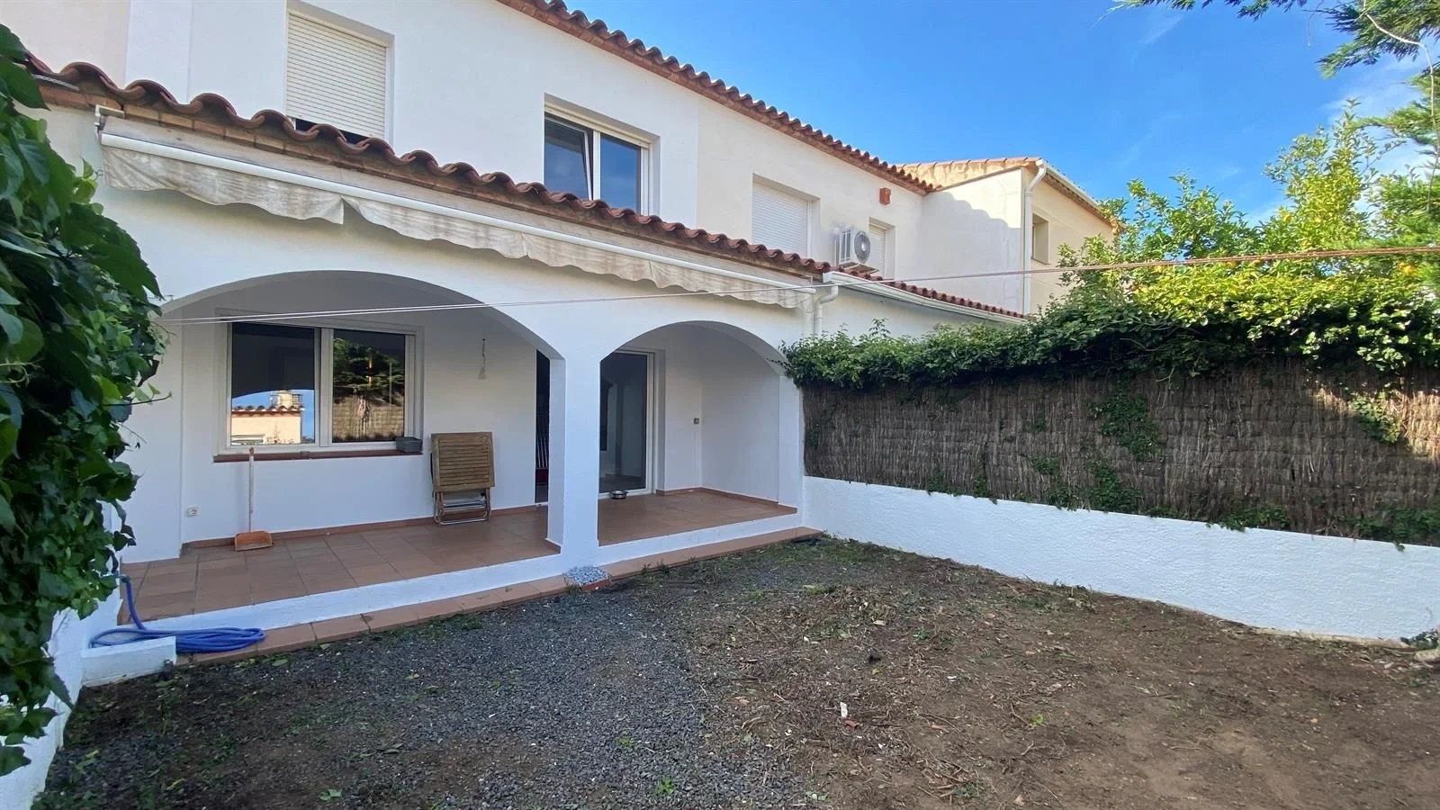 2 - venda casa a praia ao pé roses catalunha espanha