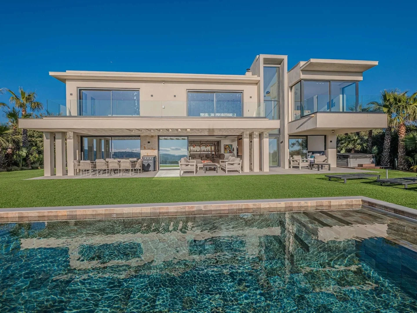 1 - location vacances villa vue mer les issambres var france