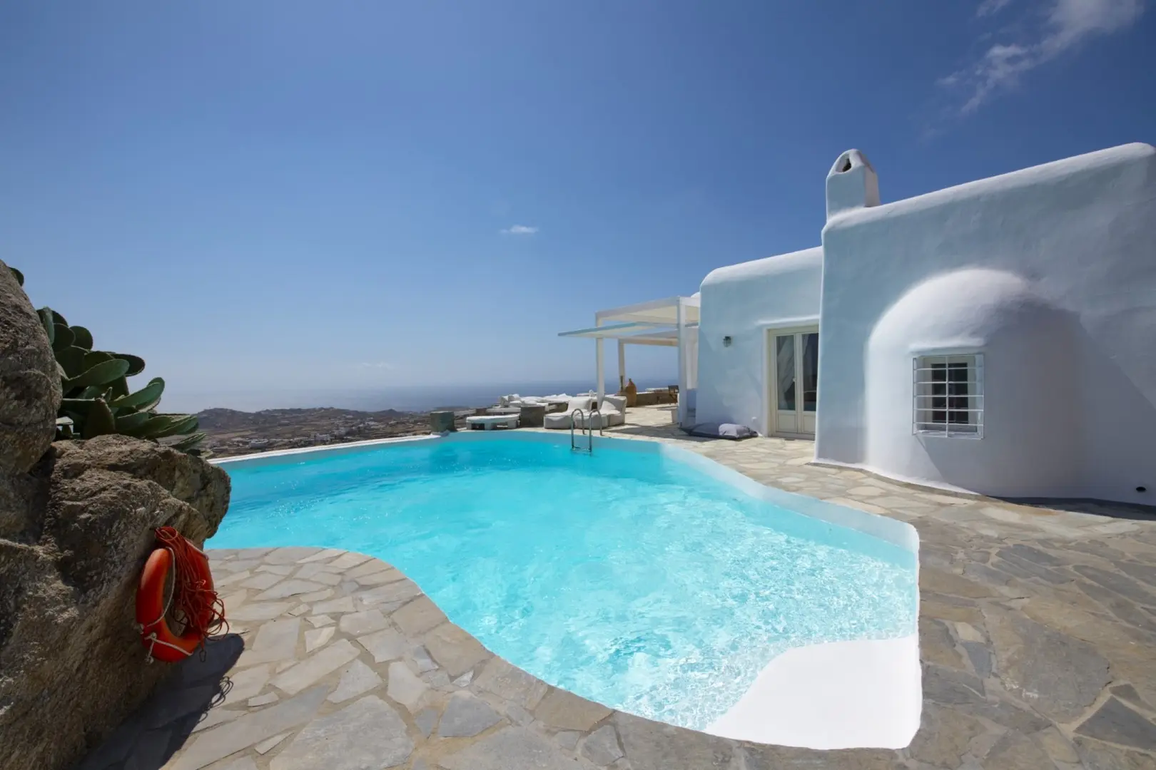 Maison vue mer avec piscine
