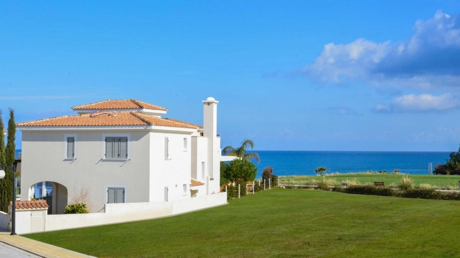 2 - vente villa pieds dans l'eau paphos paphos chypre