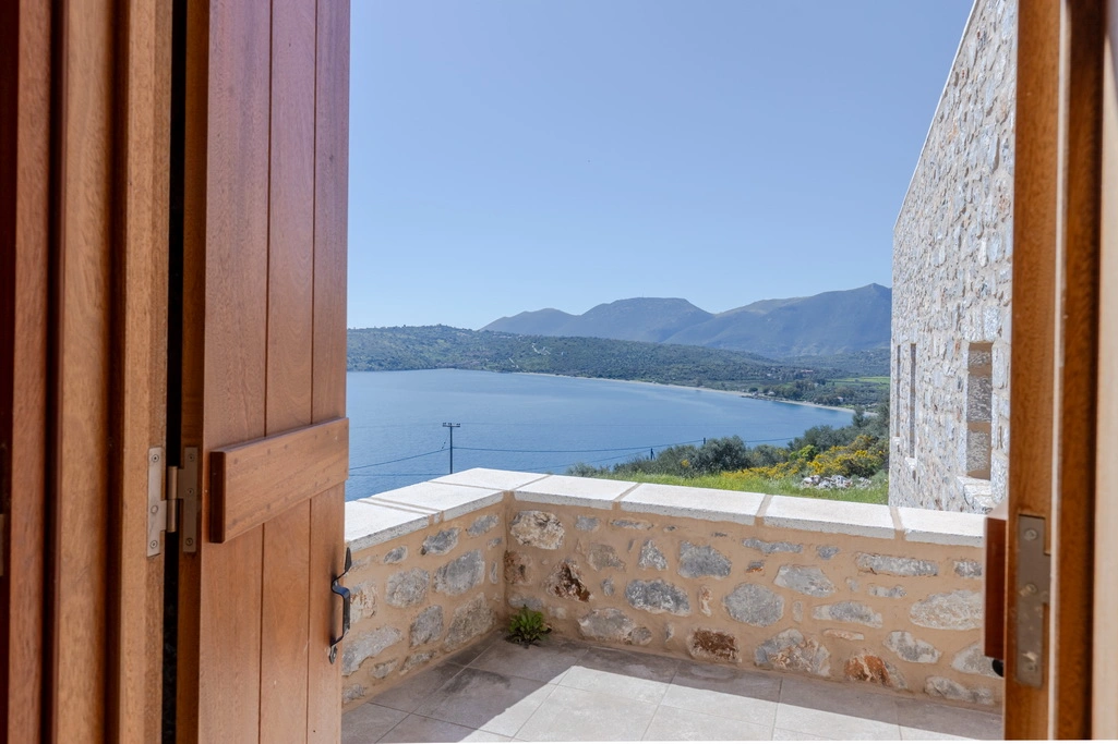 1 - venta casa ageranós peloponeso grecia