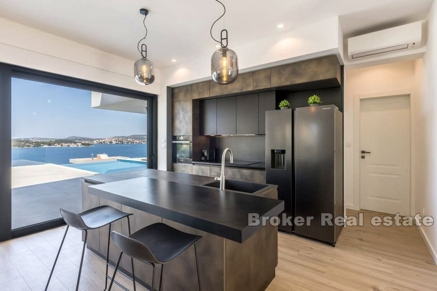 2 - venta casa vista al mar rogoznica šibenik-knin croacia