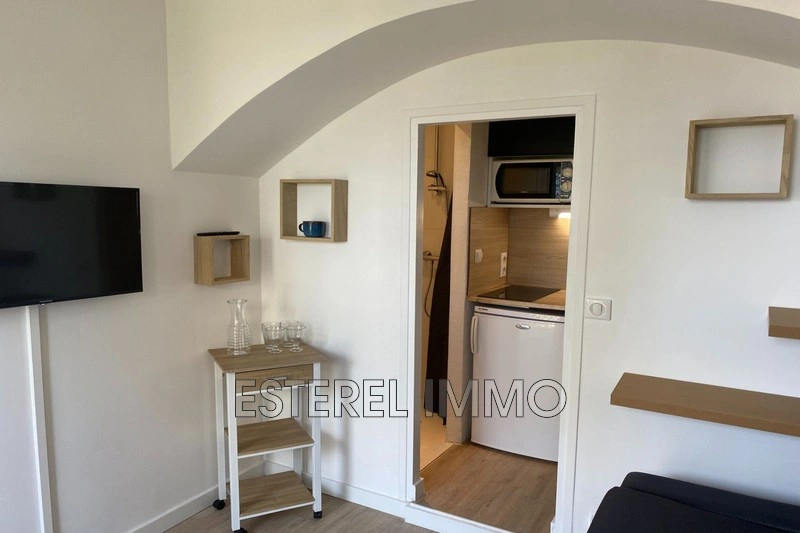 2 - sea view apartment for vacation rentals in théoule-sur-mer alpes-maritimes france