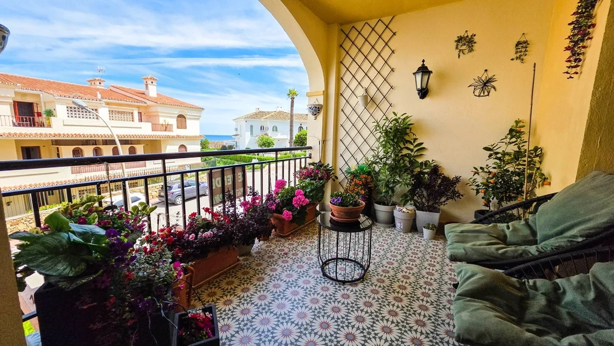 2 - sea view apartment for sale in la duquesa andalusia spain