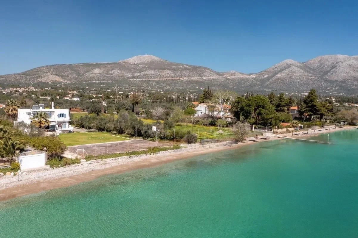1 - vente maison pieds dans l'eau erétria grèce centrale grèce