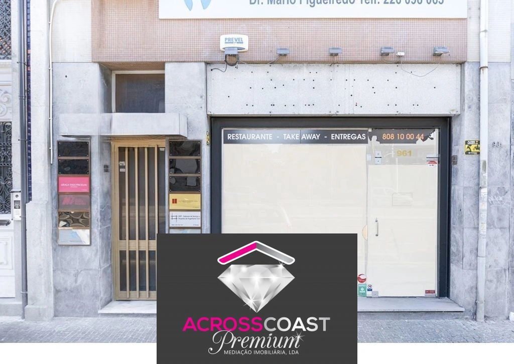 Commercio di 344 m²