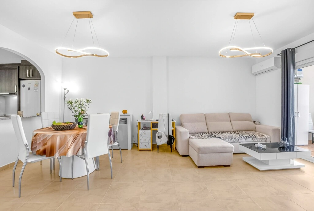 Apartamento vista al mar con piscina