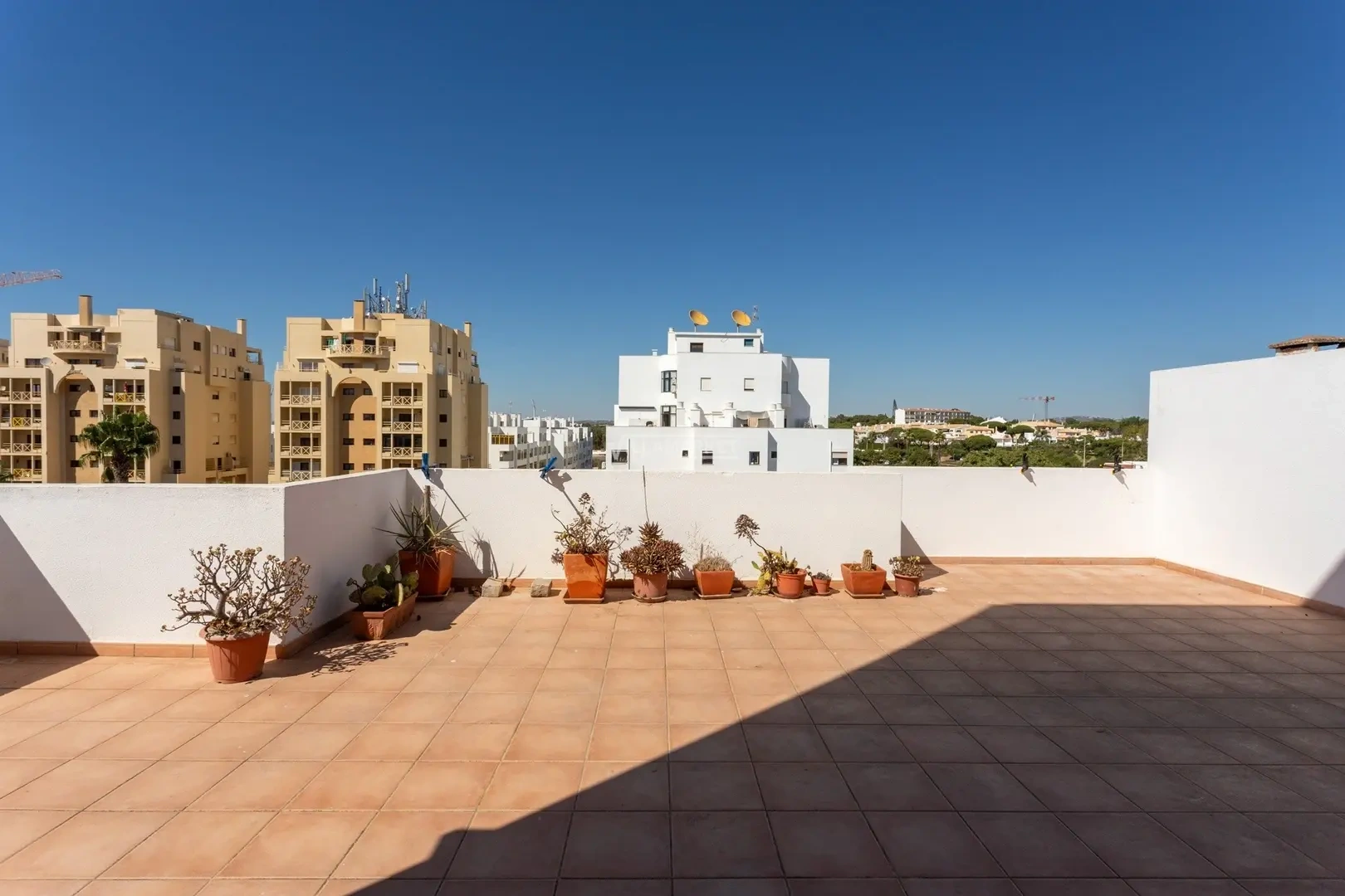 2 - verkoop appartement quarteira algarve portugal