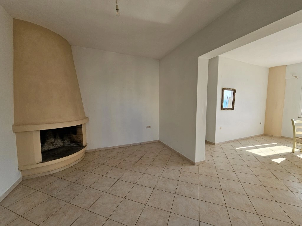 2 - vente appartement pieds dans l'eau goúrnes crète grèce
