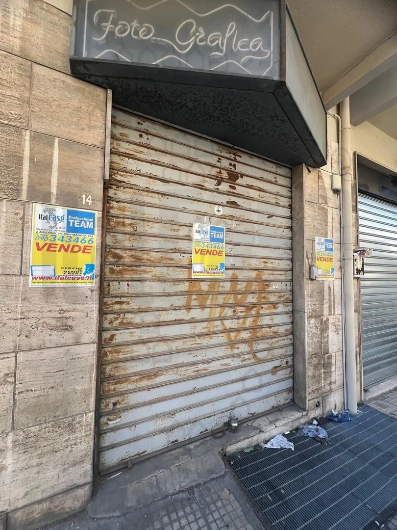 1 - venta comercio messina sicilia italia