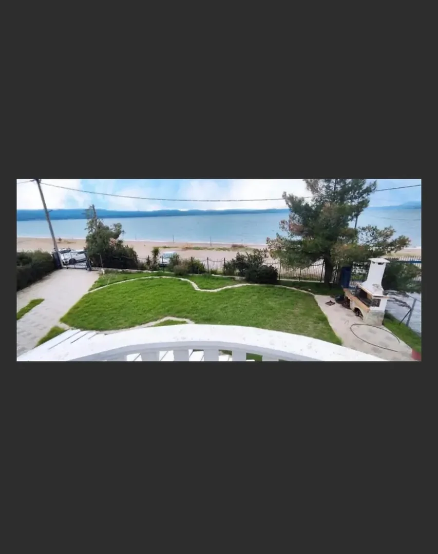 2 - vente maison pieds dans l'eau erétria grèce centrale grèce