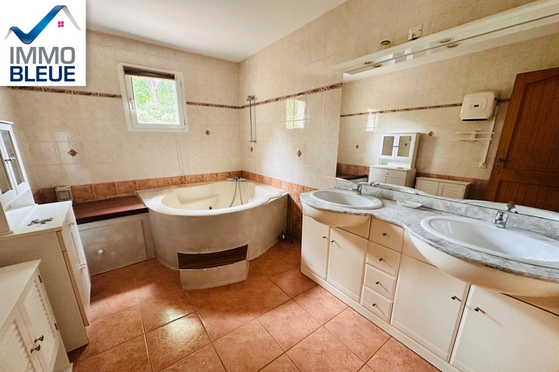 2 - house for sale in martigues bouches-du-rhône france