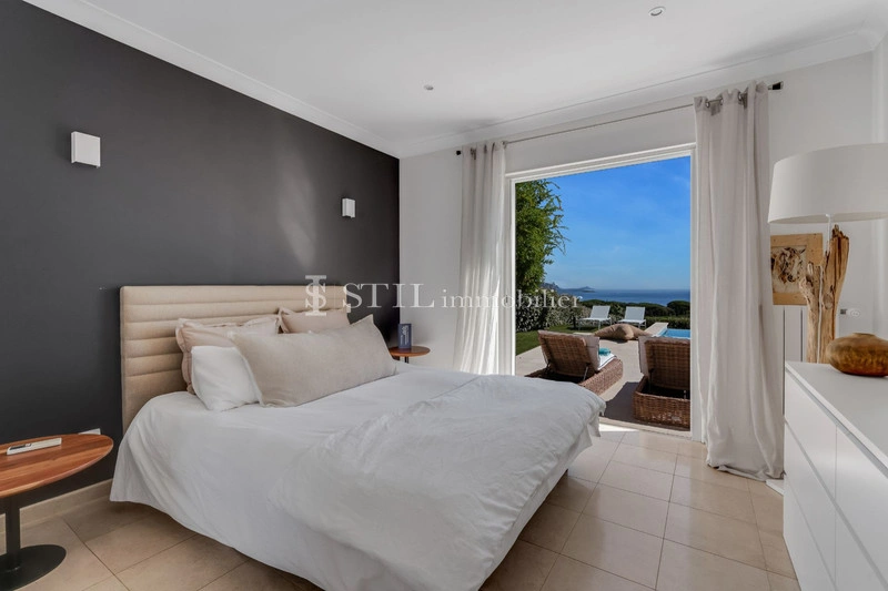 2 - sea view villa for sale in sainte-maxime var france