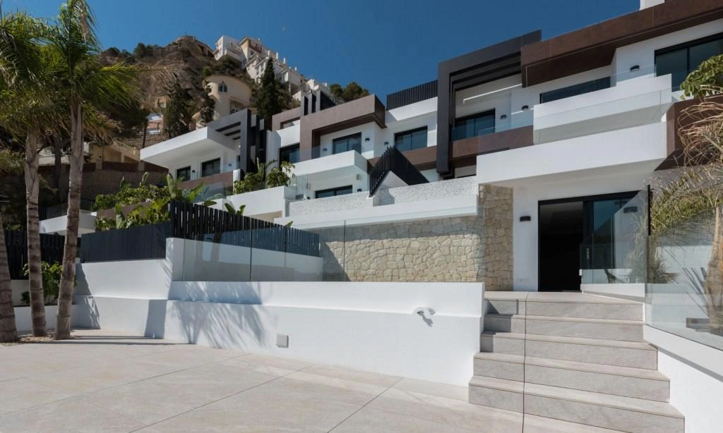 2 - sea view apartment for sale in benidorm - costa blanca valencian community spain