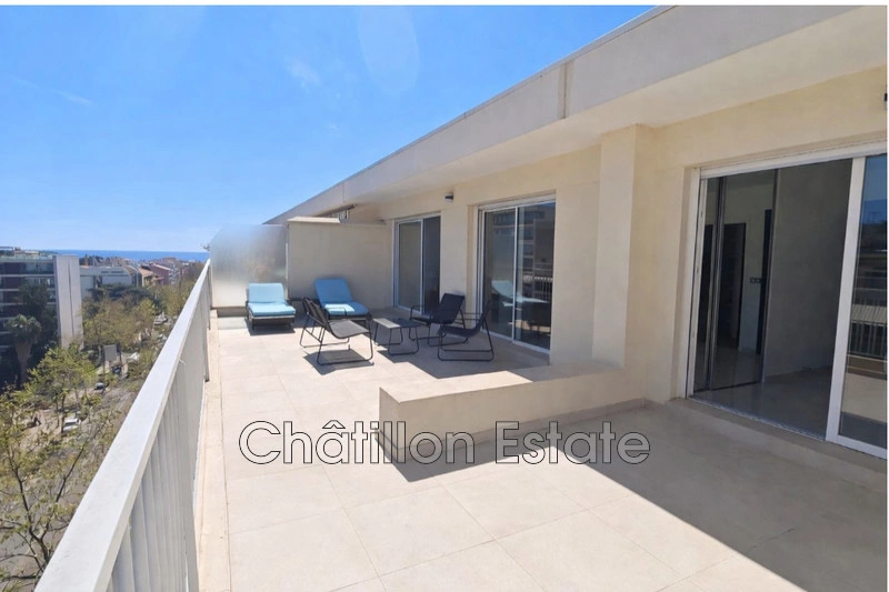 Apartamento vista al mar con terraza