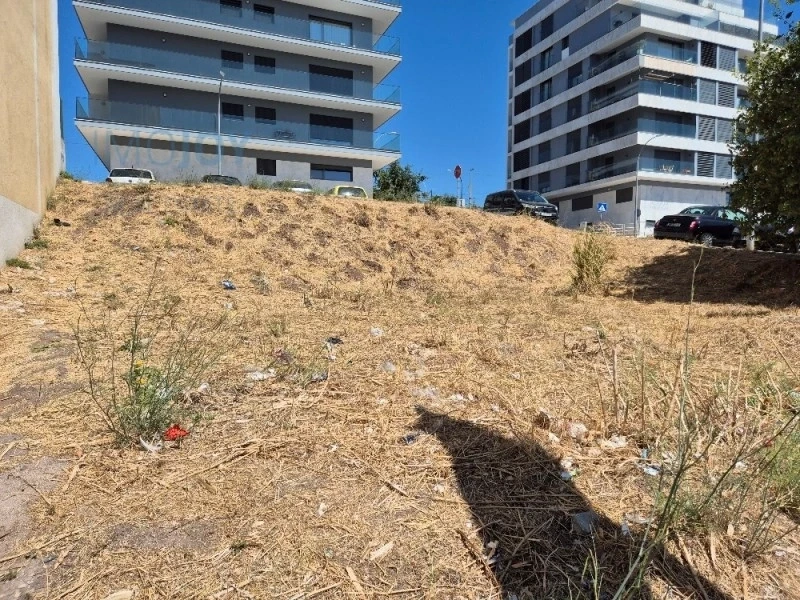 2 - plot of land for sale in amadora lisbon region portugal