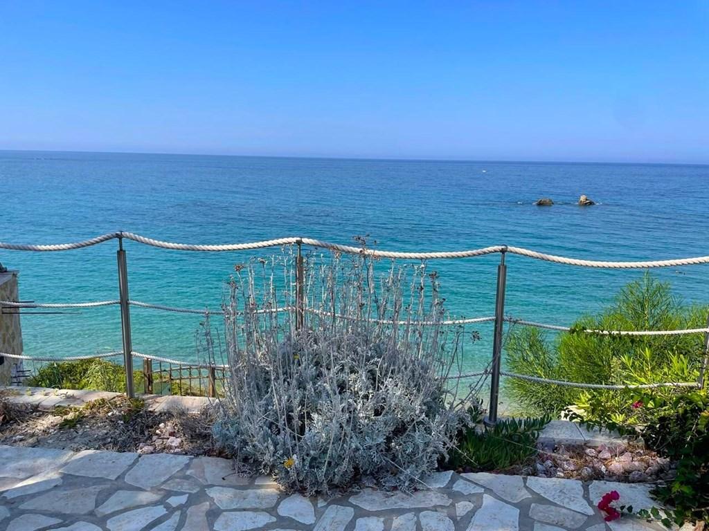 2 - продажа дом ноги в воде corfu ионические острова греция