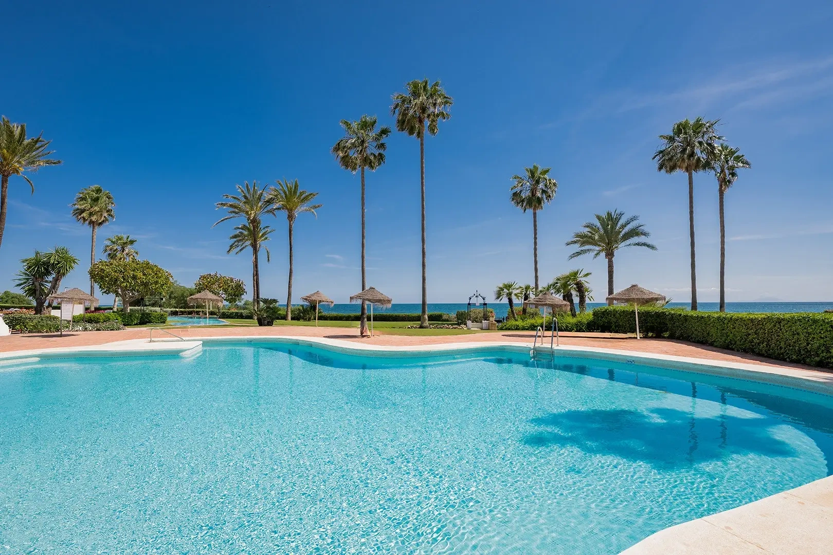 1 - продажа квартира ноги в воде estepona - costa del sol андалусия испания