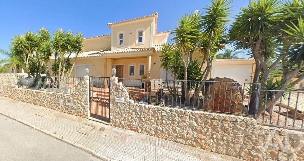 2 - house for sale in quelfes algarve portugal