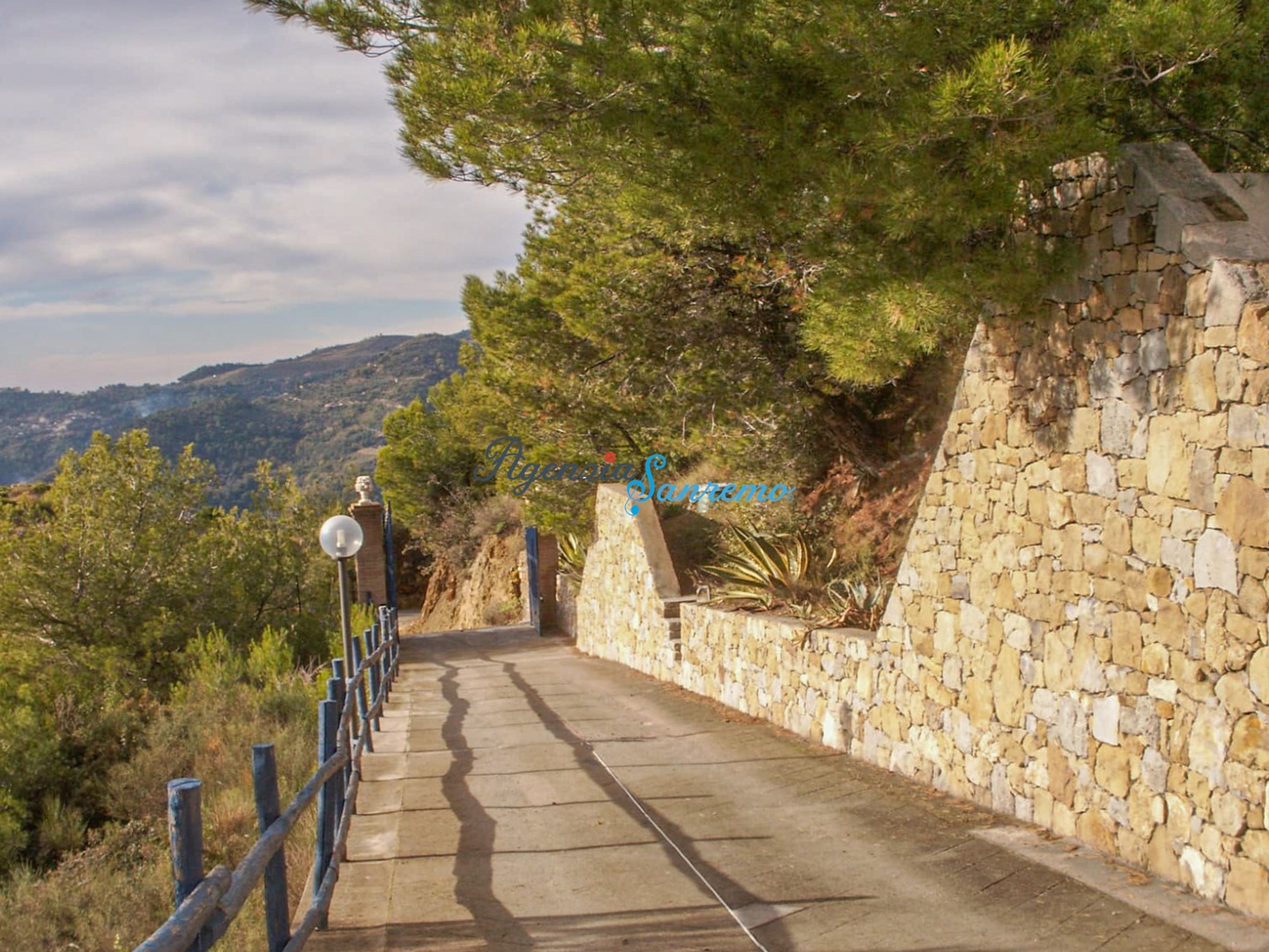 2 - venda casa san biagio della cima liguria itália