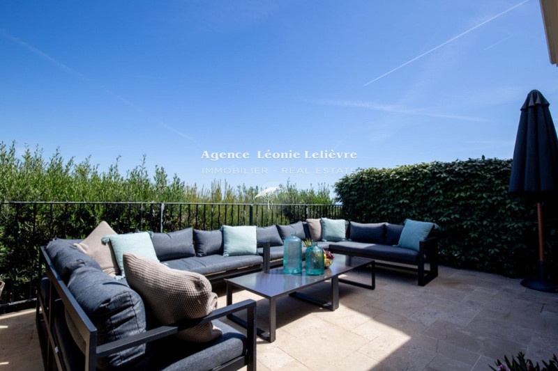 1 - sea view apartment for sale in sainte-maxime var france