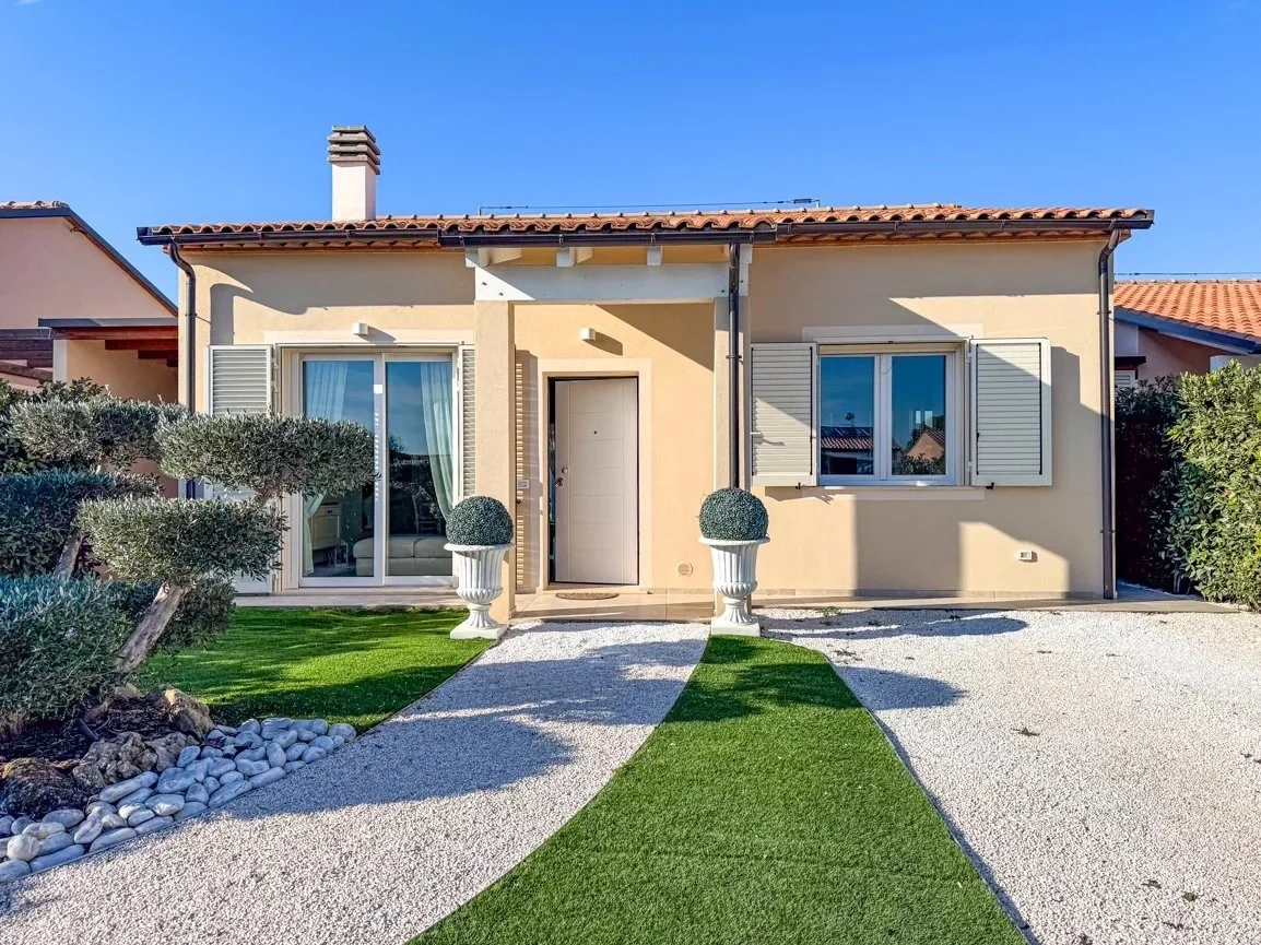 2 - venta casa cecina toscana italia