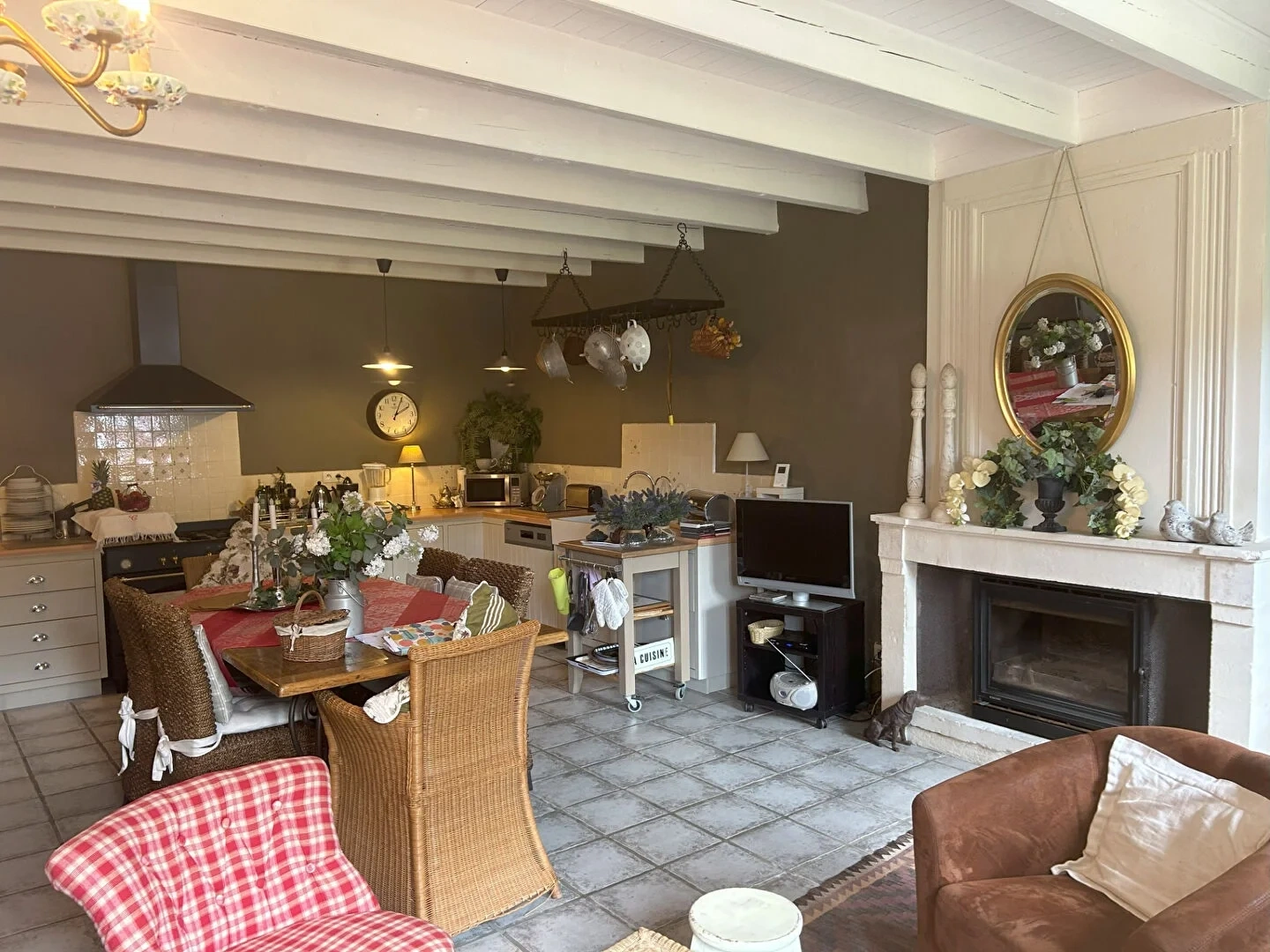 2 - vente maison saint-pierre-de-juillers charente-maritime france