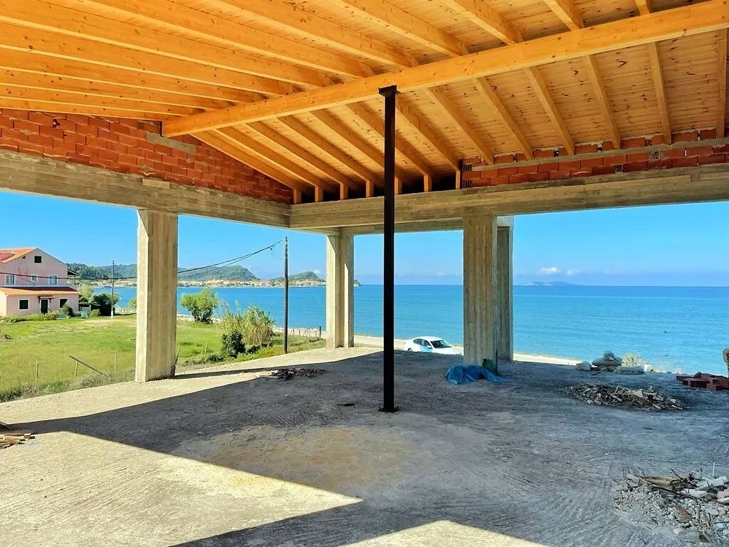 1 - vente immeuble pieds dans l'eau sidári îles ioniennes grèce