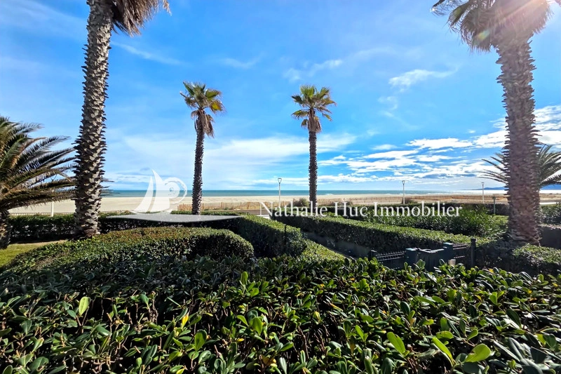 Apartamento vista de mar com piscina