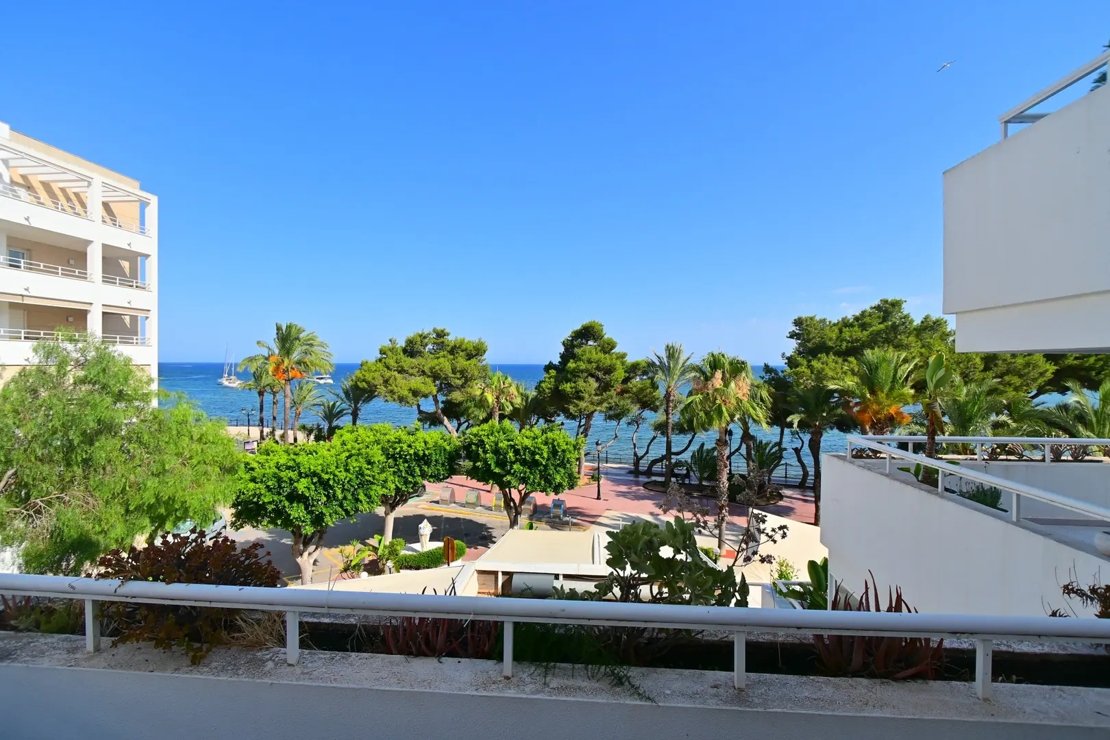 1 - verkoop appartement aan het water santa eulalia del río ibiza - balearic islands spanje