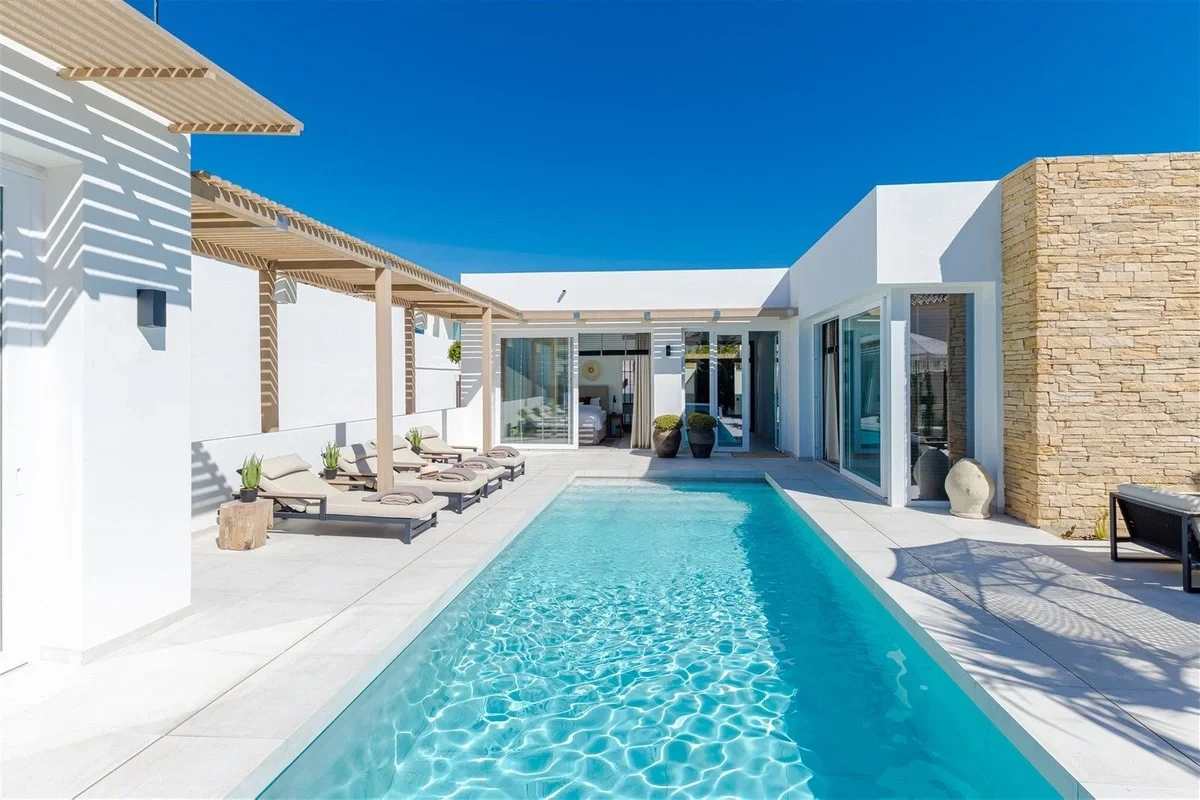 2 - venta casa a pie de playa mijas andalucía españa