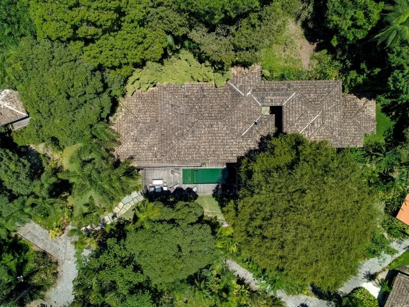 Casa vista al mar con piscina