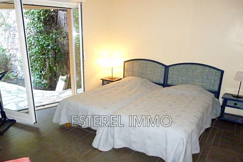 2 - sea view apartment for vacation rentals in théoule-sur-mer alpes-maritimes france