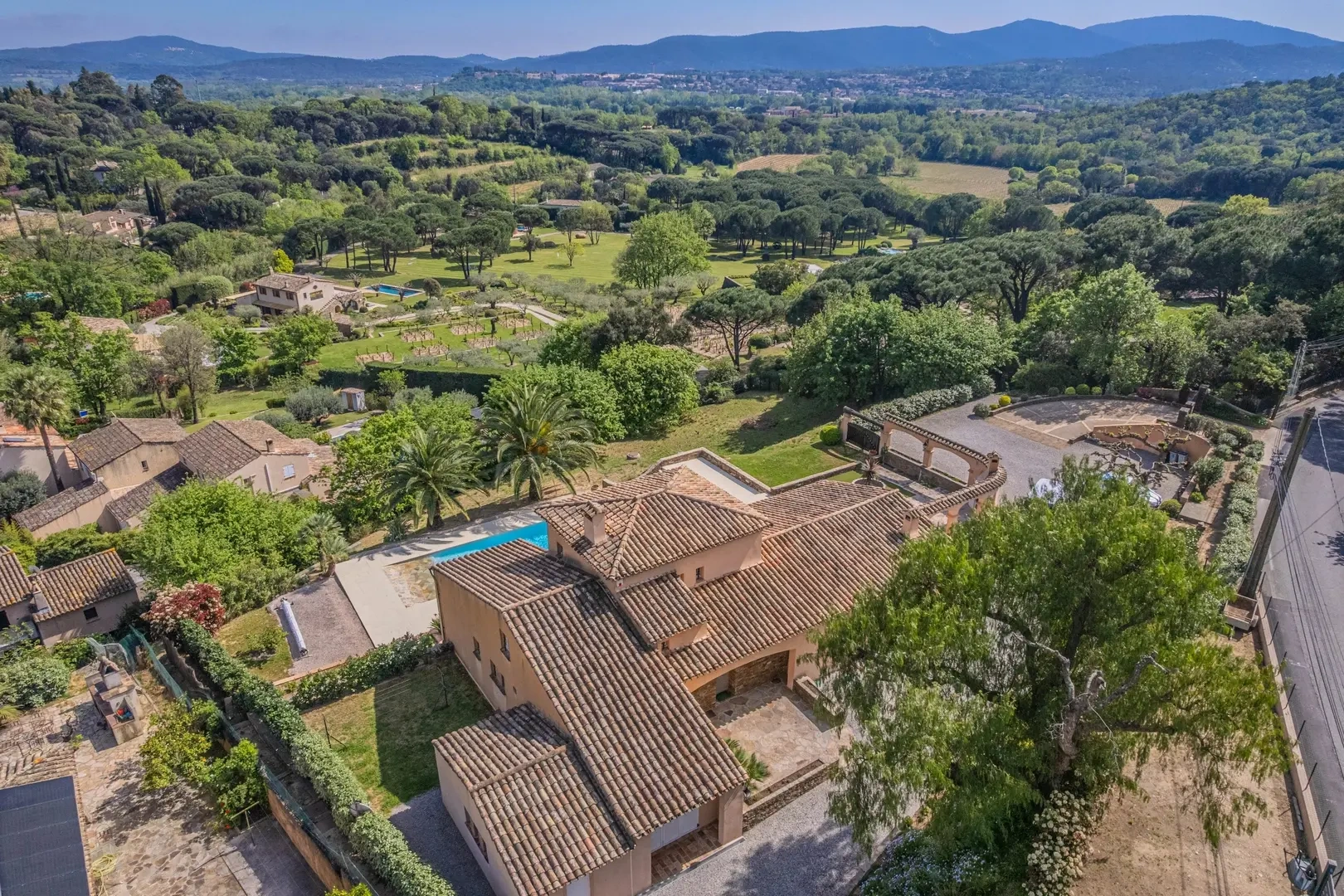2 - house for sale in grimaud var france
